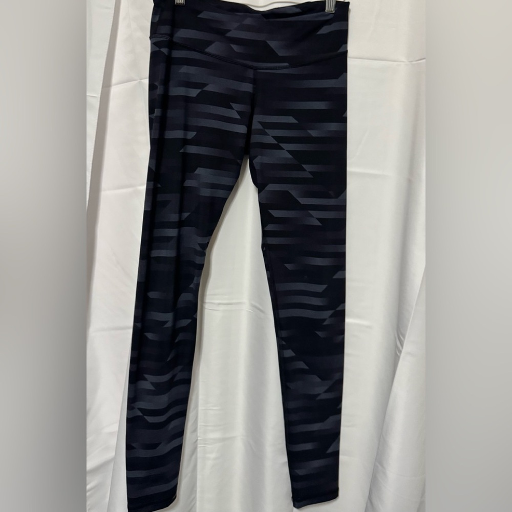 Old Navy Compression Leggings in Medium